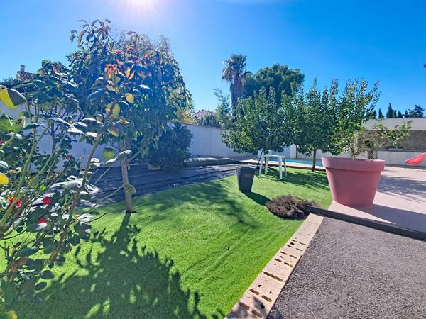 Maison comtemporaine avec piscine et garage proche des plages