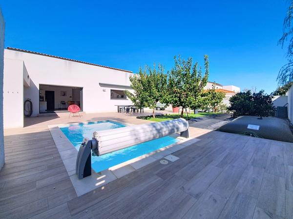 Maison comtemporaine avec piscine et garage proche des plages