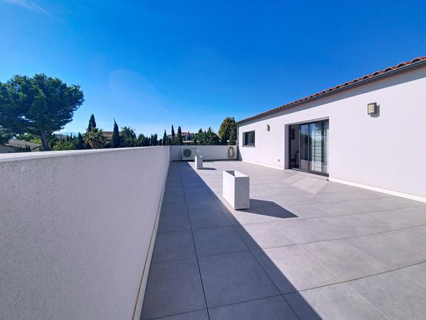 Maison comtemporaine avec piscine et garage proche des plages