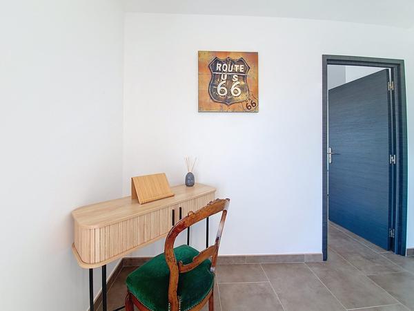 Maison comtemporaine avec piscine et garage proche des plages