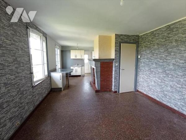 Centre-ville de Condé sur Noireau , une maison d'habitation individuelle à rénover de cinq pièc...