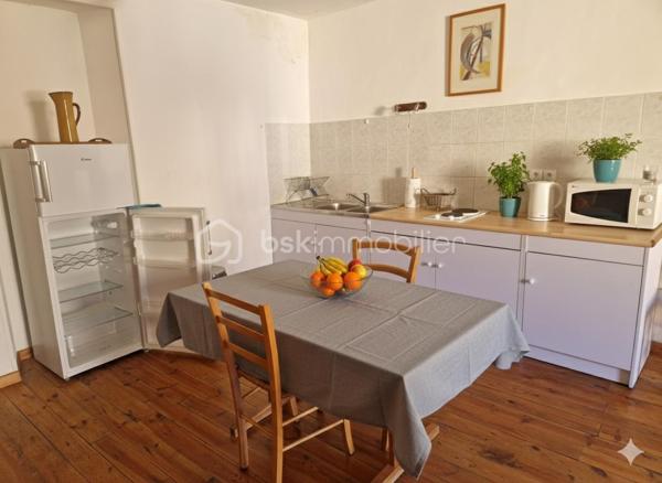 Maison/Gîte à La Bastide-Puylaurent (Laveyrune, Ardèche - 07) : Idéal Investisseurs

Située en plein cœur de La Bastide-Puylaurent, dans un quartier calme, cette bâtisse au fort potentiel est un gîte qui propose des locations aux nombreux touristes visitant la région. Il attire notamment les randonneurs empruntant le chemin de Stevenson, les curistes se rendant aux thermes de Saint-Laurent-les-Bains, les visiteurs de notre dame des neiges.
Avec une superficie au sol de 488 m² et son jardin attenant de 542 m², cette propriété de 328 m² habitables vous séduira par son potentiel et sa rentabilité locative.

Agencement du Bien
Au premier étage, donnant sur le jardin et des places de parking privatives clôturées, se trouve une véranda très lumineuse de 35 m² ainsi qu'un premier appartement de 55 m² nécessitant des travaux. 1 studio prêt à la location complète cette partie.  

Au deuxième étage, vous trouverez 2 magnifiques studios de 30 m² chacun, immédiatement disponibles à la location, avec la possibilité d'en créer un quatrième en toute simplicité. 
De plus, au rez-de-chaussée, une pièce de 120 m² (ancien local commercial) est en attente de futurs aménagements. 

Caractéristiques Techniques

Le système de chauffage est au fioul, complété par des radiateurs électriques. Les menuiseries sont en double vitrage.
Des travaux sont à prévoir notamment en terme d'isolation, et de rafraîchissement 
La toiture à été vérifiée. Charpente et couverture ok.
N'hésitez pas à me contacter pour toute question ou pour organiser une visite.