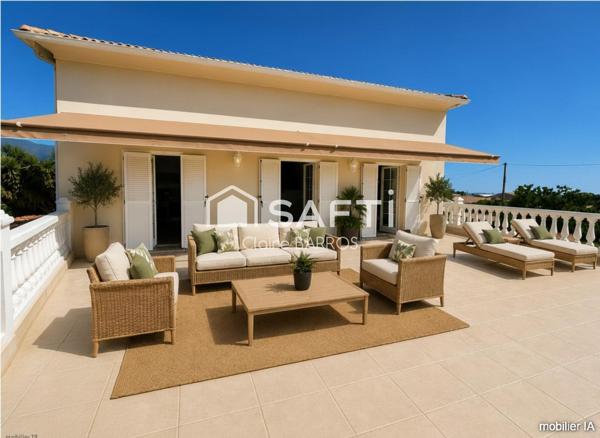 Villa de caractère avec dépendance