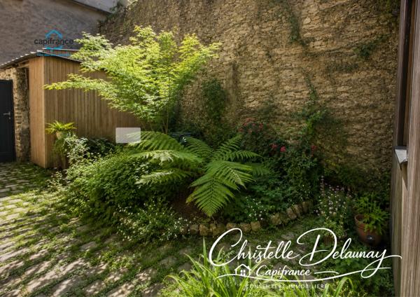 🏡 Maison de charme – 100 m² – Hyper centre de Laval – Cour & terrasse