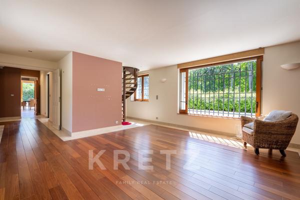 Maison d'exception au coeur d'un domaine privé