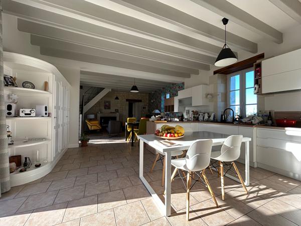 86200 Loudun Maison Loudun 7 pièce(s) 190 m2