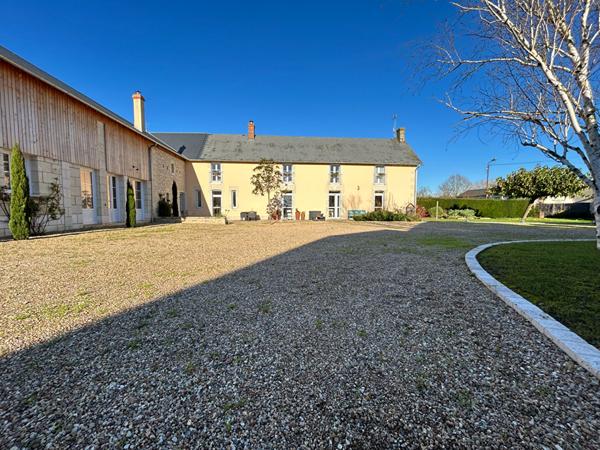 86200 Loudun Maison Loudun 7 pièce(s) 190 m2