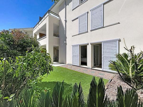 Le Puy Sainte Reparade - Appartement T3 en rez-de-jardin, 2 chambres, terrasse couverte jardin, garage fermé, 2 places de parking