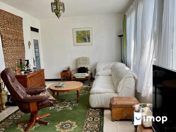 Lumineuse maison 4 chambres avec extérieur