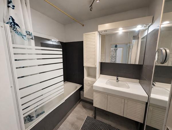 Hyères- Appartement T3 - 72m² - Garage - Terrasse 35 m²