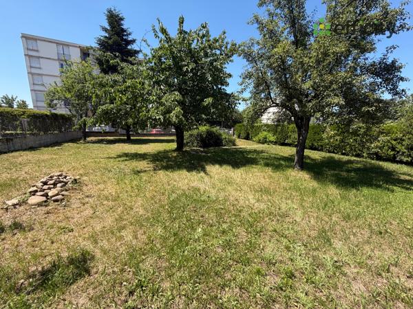 Terrain
        
        - 580 m² Exclusivité 198 000 € *