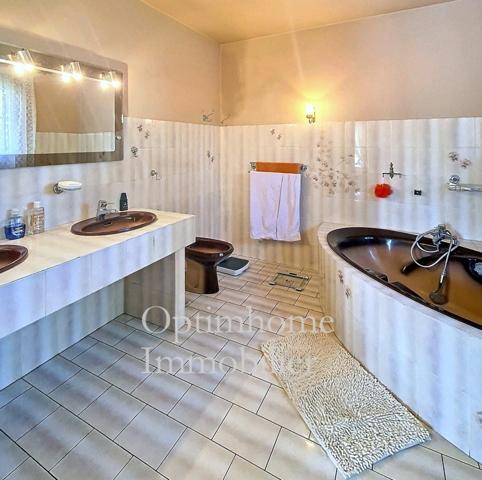 Maison 6 pièces sur grand terrain au calme