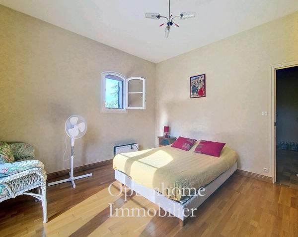 Maison 6 pièces sur grand terrain au calme