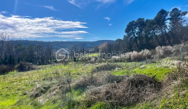 Terrain de 3 267 m²