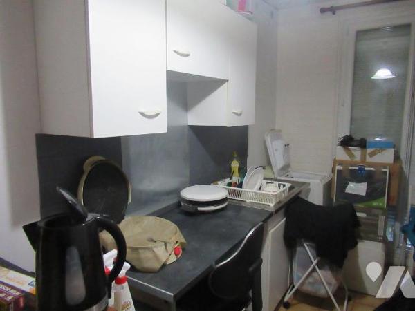 A vendre à Troyes proche hôpital . Appartement de type 1 loué  400euros par mois . . Appartemen...