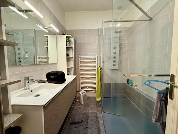 Talence Maison familial avec piscine 4 chambres et bureau sur grand terrain