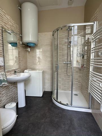 SAUMUR Centre-ville Historique, A 100m de la Place Saint Pierre, Appartement de style 1 chambre possibilité 2