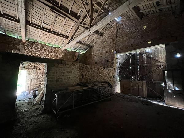 Maison ancienne à rénover à Anché - Fort potentiel