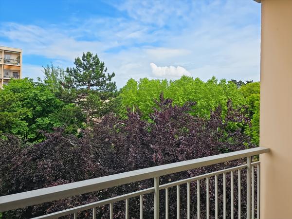 Appartement
         4 pièces
        - 90 m² Exclusivité 285 000 € *