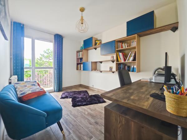 Appartement
         4 pièces
        - 90 m² Exclusivité 285 000 € *