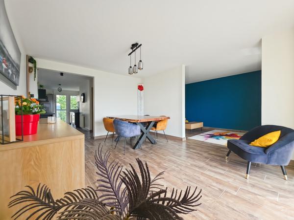Appartement
         4 pièces
        - 90 m² Exclusivité 285 000 € *