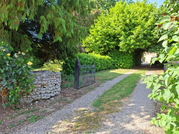 Longère 7 pièces, garage, au calme, dans hameau, proche Fresnay sur Sarthe et Ancinnes, 3min A28 & Gare