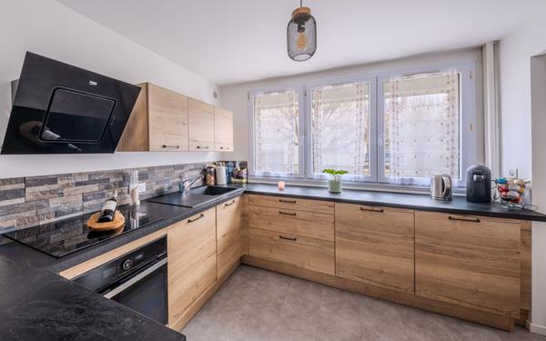 Appartement à vendre    3 pièces • 75 m2 Saint-Max