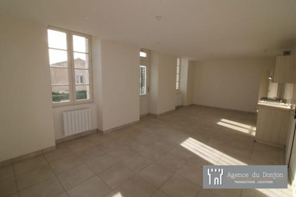 Maison ancienne Mazerolles PONS 77 m²