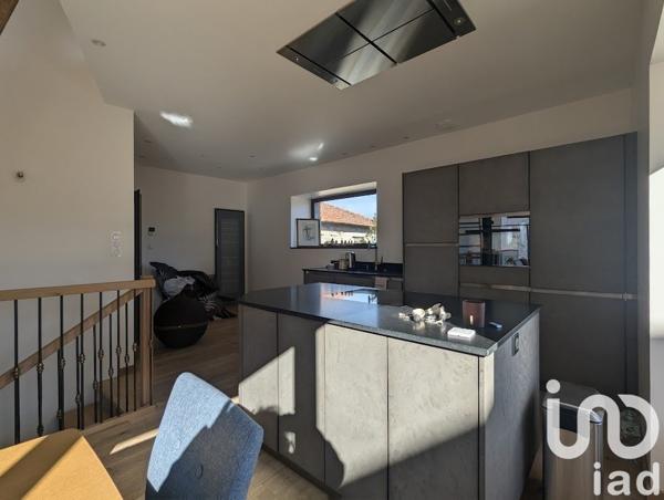 Maison de village 4 pièces de 70 m² à Lalouvesc (07520)