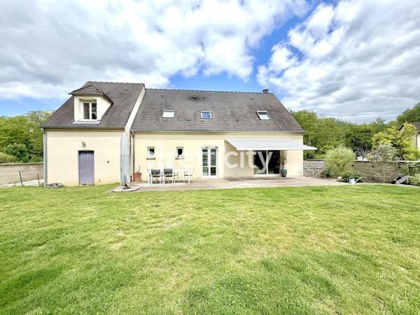 Maison
         6 pièces
        - 170 m² 324 000 € *
