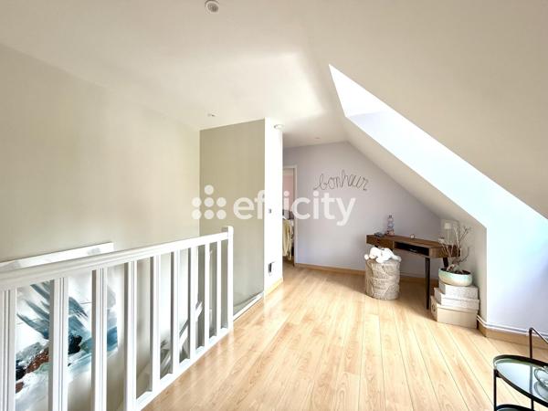 Maison
         6 pièces
        - 170 m² 324 000 € *