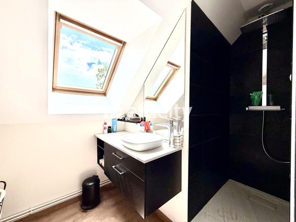 Maison
         6 pièces
        - 170 m² 324 000 € *