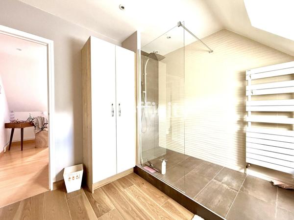 Maison
         6 pièces
        - 170 m² 324 000 € *