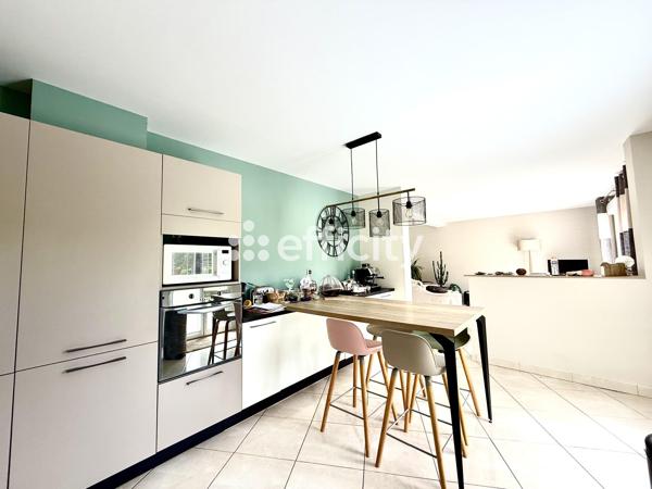 Maison
         6 pièces
        - 170 m² 324 000 € *
