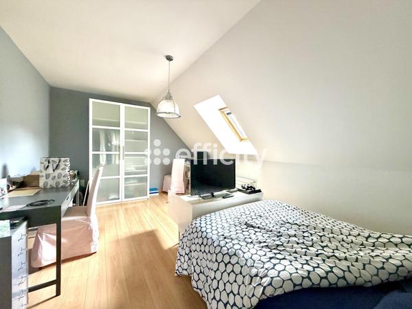 Maison
         6 pièces
        - 170 m² 324 000 € *