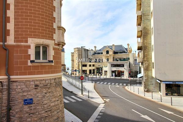 A vendre, grand appartement avec parking Biarritz