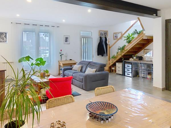 Dax (40100) Maison familiale avec piscine et garage à Dax