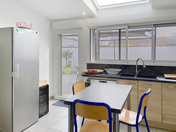 Dax (40100) Maison familiale avec piscine et garage à Dax