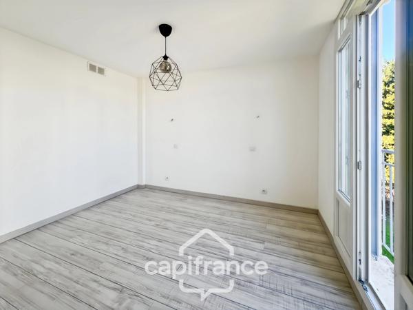 Appartement à vendre 4 pièces LA CIOTAT (13) - 74m2  terrasse vue mer - cave - au calme - à pieds centre ville.
