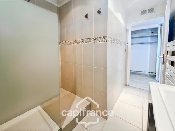 Appartement à vendre 4 pièces LA CIOTAT (13) - 74m2  terrasse vue mer - cave - au calme - à pieds centre ville.