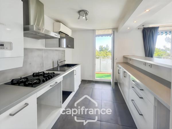 Appartement à vendre 4 pièces LA CIOTAT (13) - 74m2  terrasse vue mer - cave - au calme - à pieds centre ville.