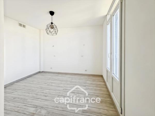 Appartement à vendre 4 pièces LA CIOTAT (13) - 74m2  terrasse vue mer - cave - au calme - à pieds centre ville.