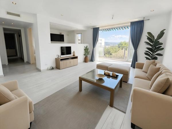 Appartement à vendre 4 pièces LA CIOTAT (13) - 74m2  terrasse vue mer - cave - au calme - à pieds centre ville.