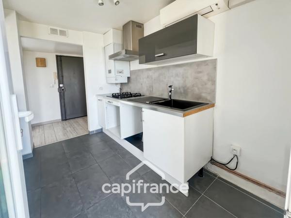 Appartement à vendre 4 pièces LA CIOTAT (13) - 74m2  terrasse vue mer - cave - au calme - à pieds centre ville.