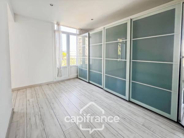 Appartement à vendre 4 pièces LA CIOTAT (13) - 74m2  terrasse vue mer - cave - au calme - à pieds centre ville.