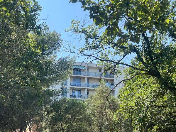 Appartement à vendre 4 pièces LA CIOTAT (13) - 74m2  terrasse vue mer - cave - au calme - à pieds centre ville.