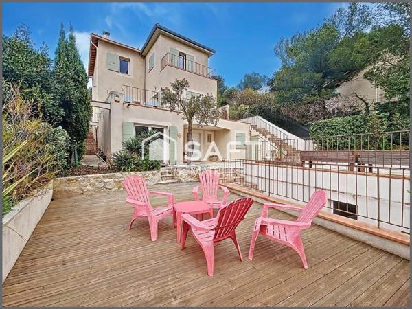 Maison 9 pièces avec piscine et garages