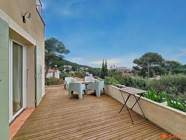 Maison 9 pièces avec piscine et garages