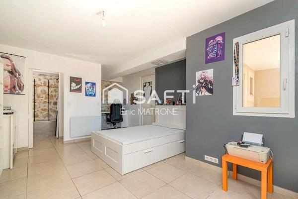 Maison 9 pièces avec piscine et garages