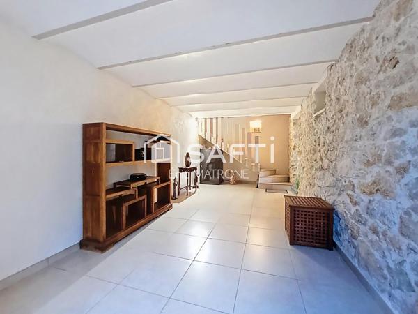 Maison 9 pièces avec piscine et garages